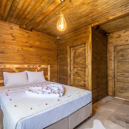 Vila Vazgecilmezim Deniz Manzarali ,sessiz,sakin